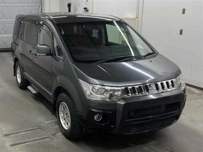 Mitsubishi DELICA D5