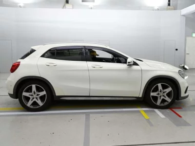 Mercedes-Benz GLA CLASS