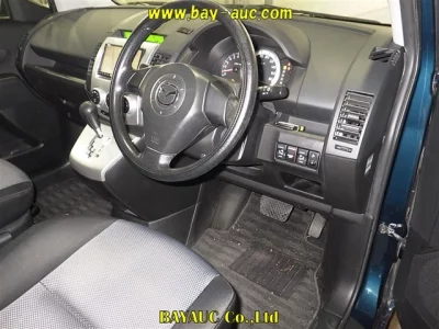 Mazda PREMACY  с аукциона в Японии