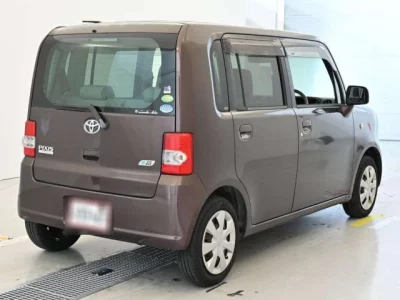 Toyota PIXIS SPACE