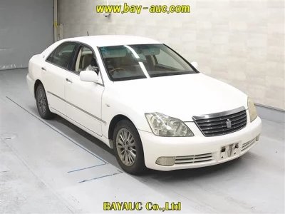 Toyota CROWN  с аукциона в Японии