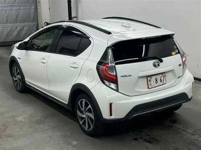 Toyota AQUA  с аукциона в Японии