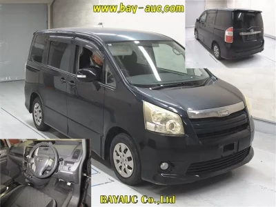 Toyota NOAH  с аукциона в Японии