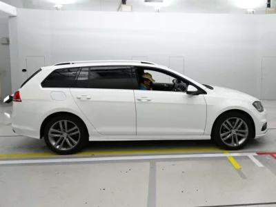 Volkswagen GOLF VARIANT