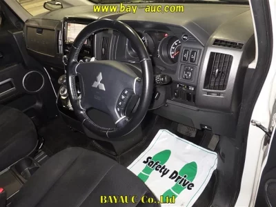 Mitsubishi DELICA D5