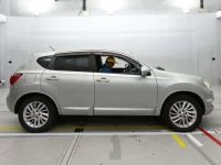 Nissan DUALIS лот № 10067 оценка 4  с аукциона в Японии 2