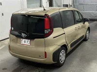Toyota SIENTA лот № 20053 оценка 3.5  с аукциона в Японии 4