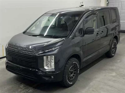 Mitsubishi DELICA D5