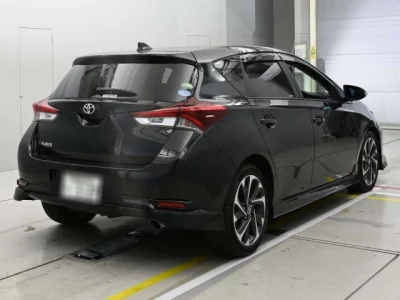 Toyota AURIS  с аукциона в Японии