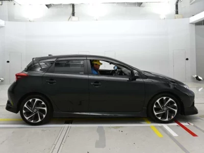 Toyota AURIS  с аукциона в Японии