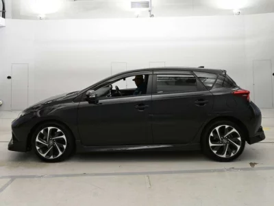 Toyota AURIS  с аукциона в Японии