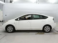 Toyota PRIUS лот № 10117 оценка 3.5  с аукциона в Японии 3