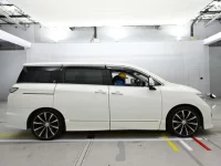 Nissan ELGRAND лот № 36096 оценка 4  с аукциона в Японии 2