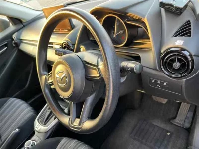 Mazda MAZDA2  с аукциона в Японии