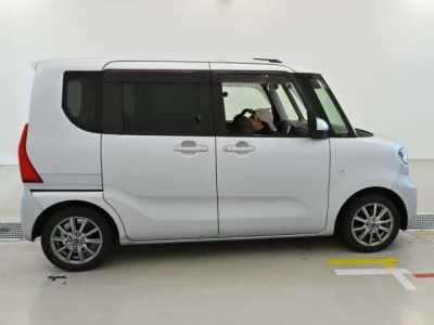 Daihatsu TANTO  с аукциона в Японии