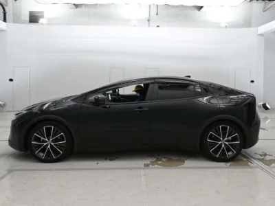 Toyota PRIUS  с аукциона в Японии