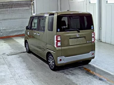 Daihatsu WAKE  с аукциона в Японии