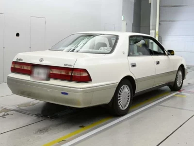 Toyota CROWN  с аукциона в Японии