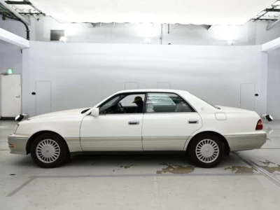 Toyota CROWN  с аукциона в Японии