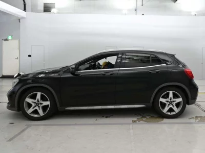 Mercedes-Benz GLA CLASS