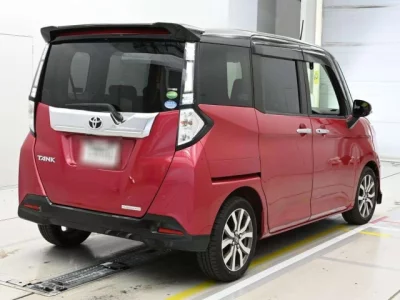Toyota TANK