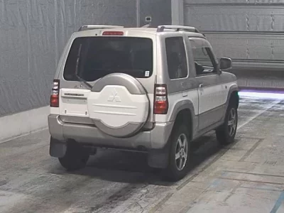 Mitsubishi PAJERO MINI