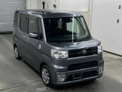 Toyota PIXIS MEGA