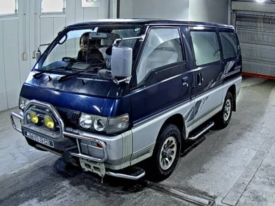 Mitsubishi DELICA WAGON