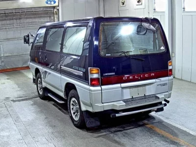 Mitsubishi DELICA WAGON