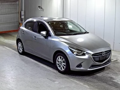 Mazda DEMIO  с аукциона в Японии