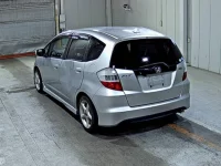 Honda FIT лот № 8109 оценка 3  с аукциона в Японии 1