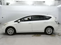 Toyota PRIUS ALPHA лот № 30007 оценка 3.5  с аукциона в Японии 3