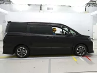 Toyota VOXY лот № 30006 оценка RA  с аукциона в Японии 2