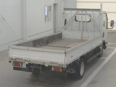 Isuzu ELF  с аукциона в Японии