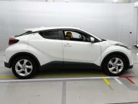 Toyota C-HR лот № 30014 оценка 4  с аукциона в Японии 2