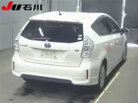 Toyota PRIUS ALPHA лот № 604 оценка 3  с аукциона в Японии 1