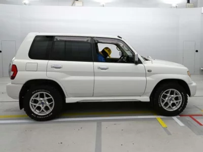 Mitsubishi PAJERO IO