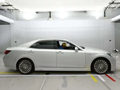 Toyota CROWN  с аукциона в Японии