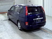 Toyota ISIS лот № 8179 оценка R  с аукциона в Японии 1