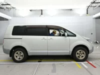 Mitsubishi DELICA D5 лот № 30027 оценка 4  с аукциона в Японии 2