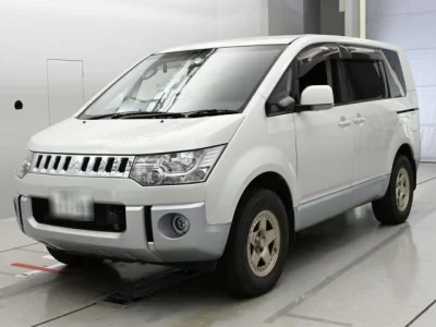 Mitsubishi DELICA D5