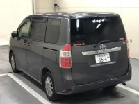 Toyota NOAH лот № 1823 оценка R  с аукциона в Японии 1