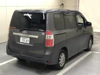 Toyota NOAH лот № 1823 оценка R  с аукциона в Японии 3