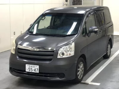 Toyota NOAH  с аукциона в Японии