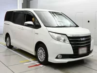 Toyota NOAH лот № 30032 оценка 3.5  с аукциона в Японии 4