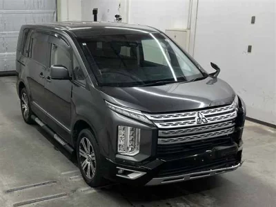 Mitsubishi DELICA D5