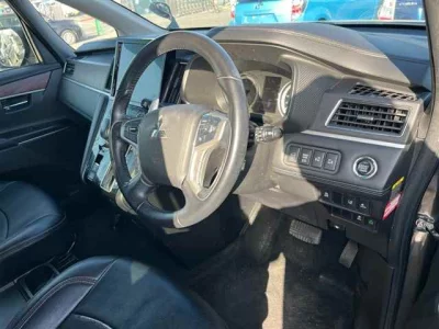 Mitsubishi DELICA D5