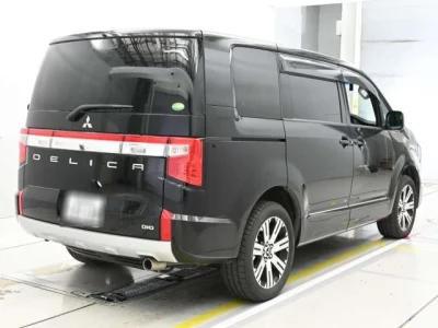 Mitsubishi DELICA D5