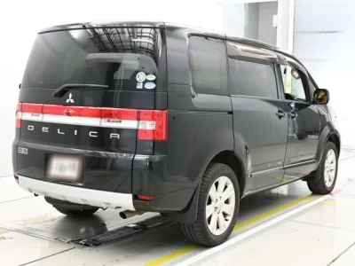 Mitsubishi DELICA D5