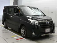 Toyota NOAH лот № 30045 оценка 4  с аукциона в Японии 4